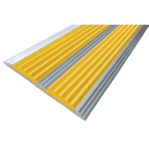 Алюминиевая полоса с 2-мя противоскользящими вставками 70*5,5 мм., 1 м., желтый